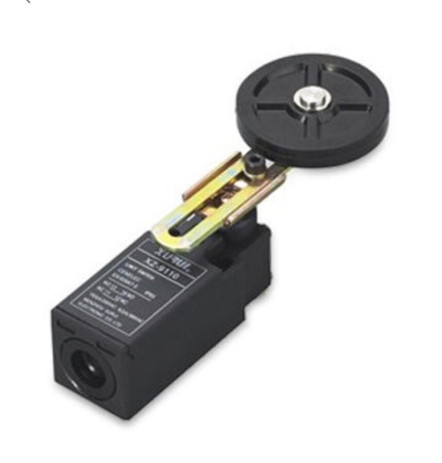 Limit switch with roller lever